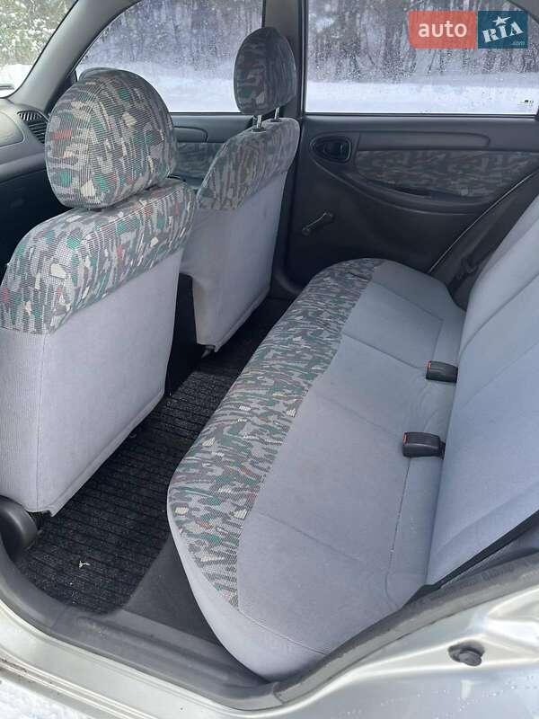 Седан Daewoo Lanos 2003 в Горишних Плавнях