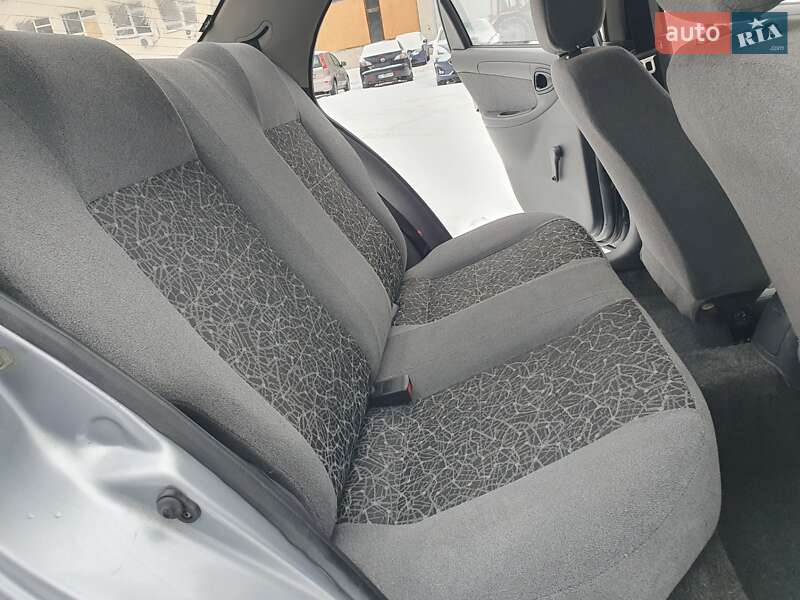 Седан Daewoo Lanos 2011 в Києві