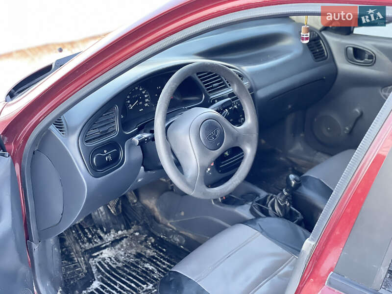 Седан Daewoo Lanos 2002 в Кременце