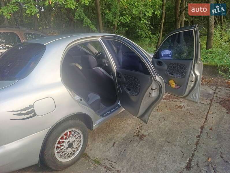 Седан Daewoo Lanos 2003 в Дунаївцях