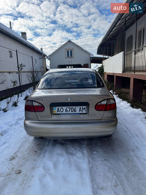 Седан Daewoo Lanos 2008 в Виноградові