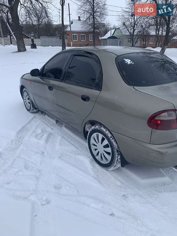 Седан Daewoo Lanos 2004 в Валках