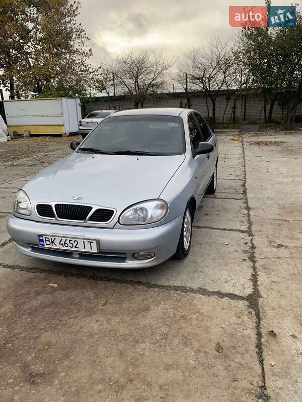 Седан Daewoo Lanos 2005 в Вараше