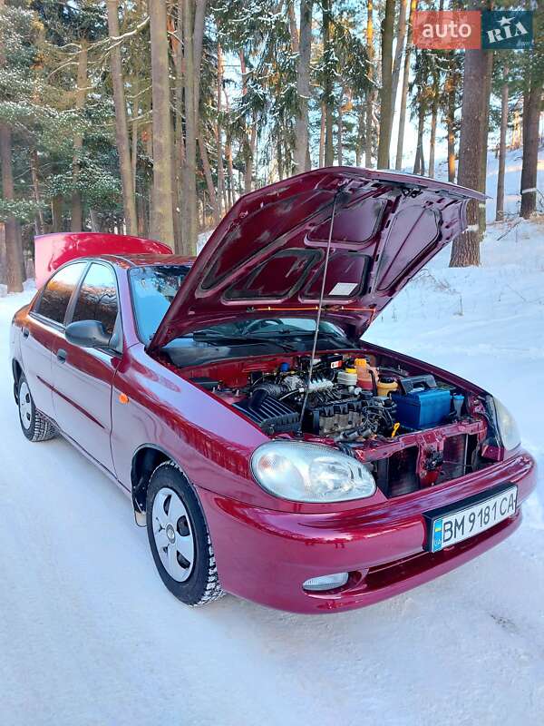 Седан Daewoo Lanos 2009 в Тростянці