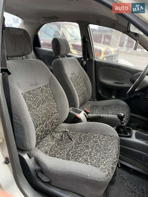 Седан Daewoo Lanos 2006 в Дунаївцях