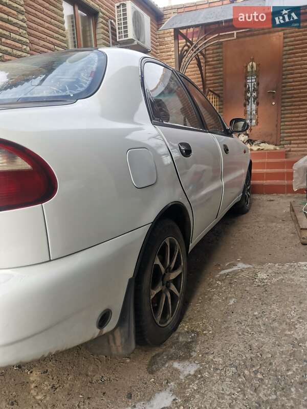 Седан Daewoo Lanos 2003 в Днепре
