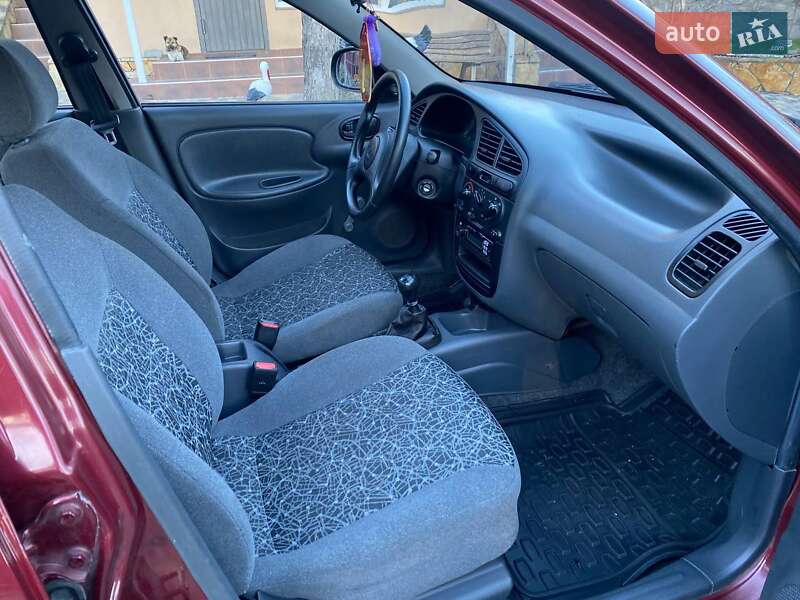 Седан Daewoo Lanos 2011 в Виннице