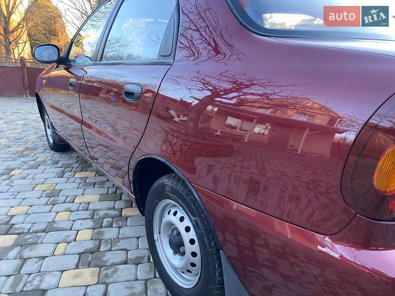 Седан Daewoo Lanos 2011 в Виннице