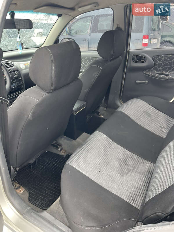 Седан Daewoo Lanos 2002 в Тернополе