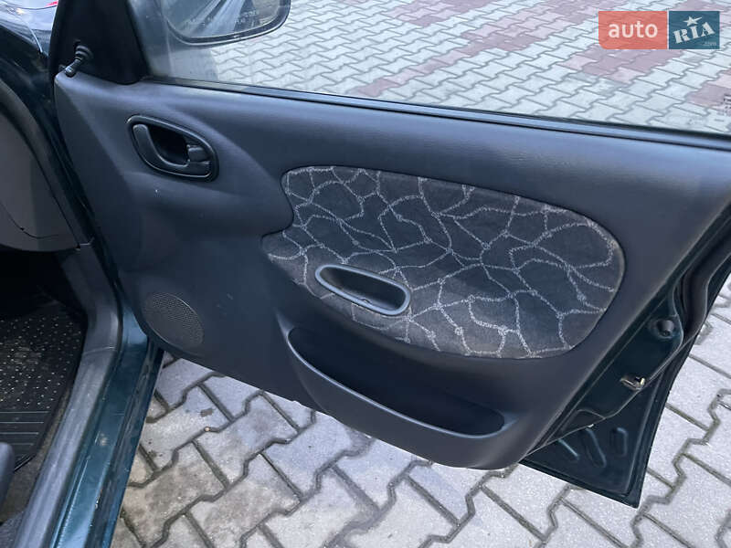 Седан Daewoo Lanos 2006 в Мукачевому