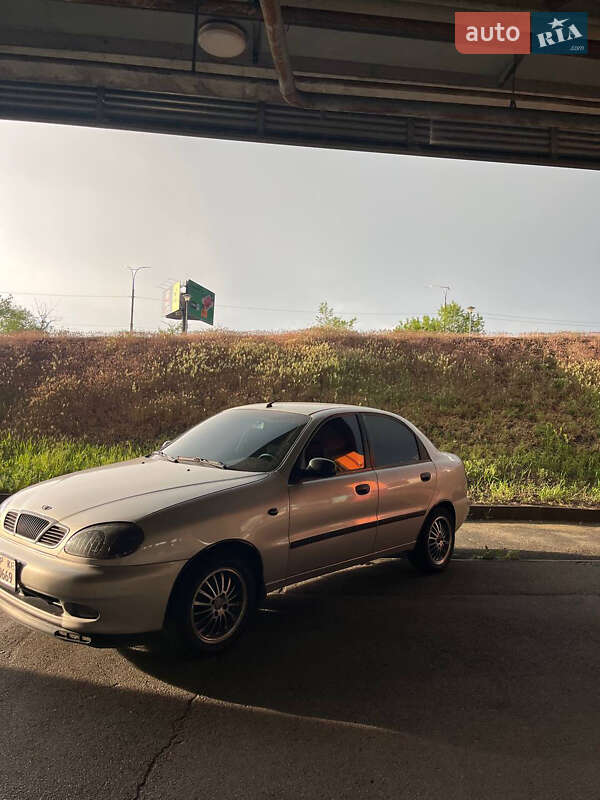 Седан Daewoo Lanos 2003 в Киеве