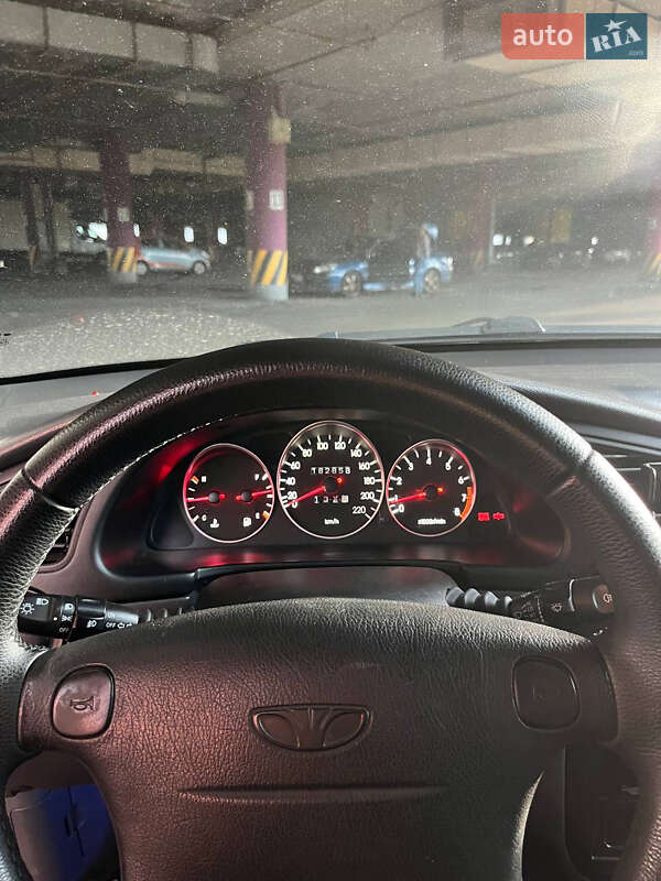Седан Daewoo Lanos 2003 в Киеве