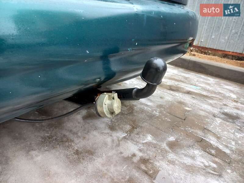 Седан Daewoo Lanos 2003 в Южному