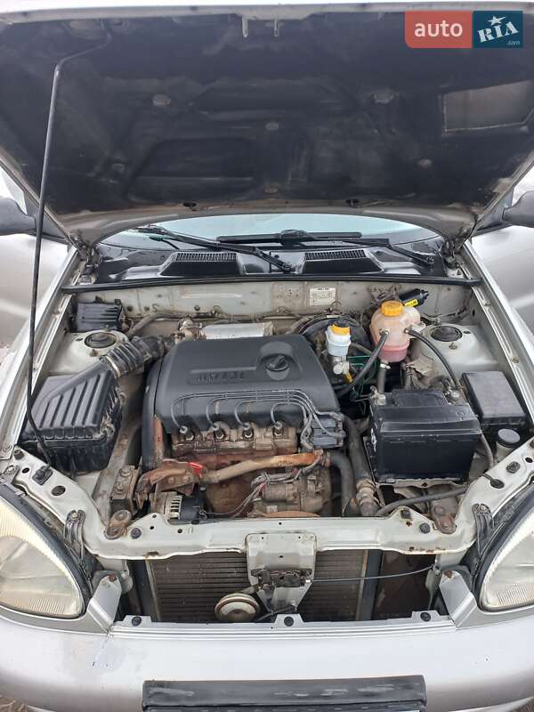 Седан Daewoo Lanos 2003 в Сарнах