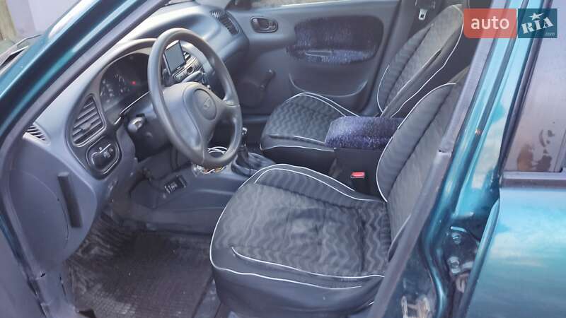 Седан Daewoo Lanos 2003 в Харькове