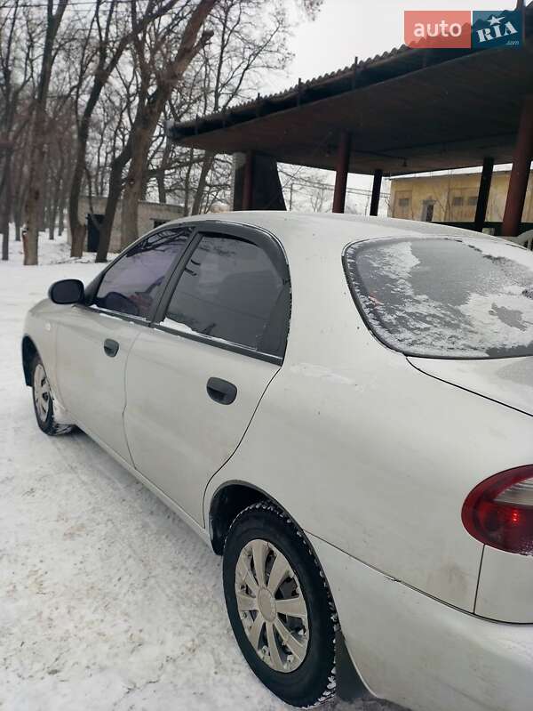 Хетчбек Daewoo Lanos 2007 в Кам'янському фото Хетчбек Daewoo Lanos 2007 в Кам'янському