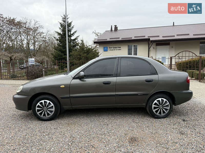 Седан Daewoo Lanos 2003 в Белгороде-Днестровском