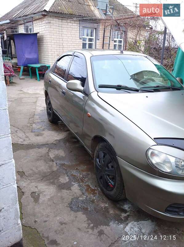 Седан Daewoo Lanos 2003 в Кривому Розі