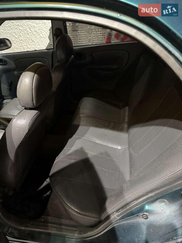 Седан Daewoo Lanos 1999 в Львове