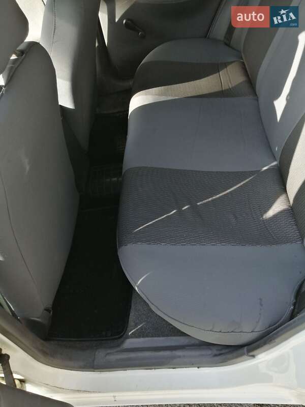 Седан Daewoo Lanos 2005 в Дніпрі