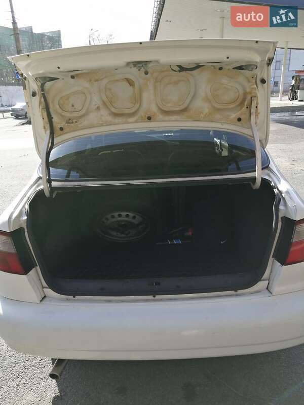 Седан Daewoo Lanos 2005 в Дніпрі