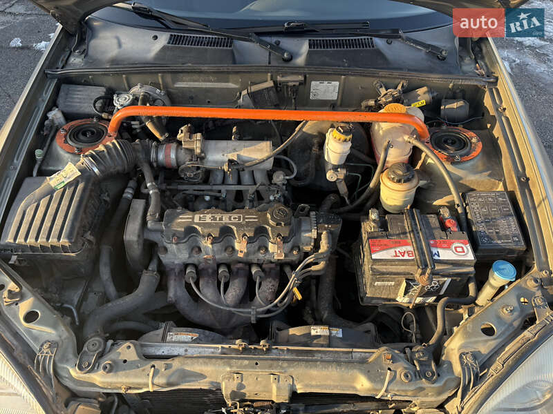 Седан Daewoo Lanos 2003 в Харькове