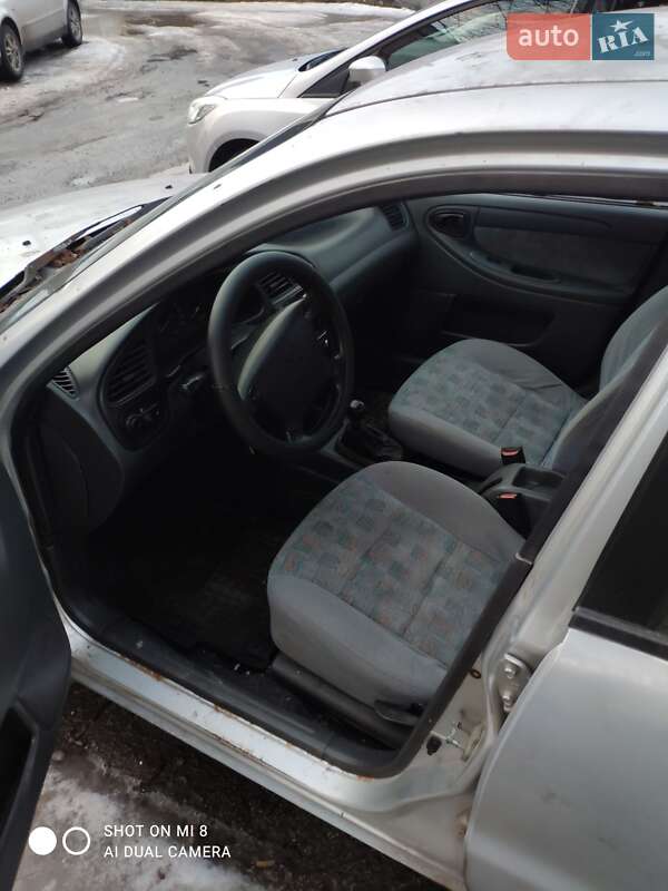 Седан Daewoo Lanos 2005 в Дніпрі