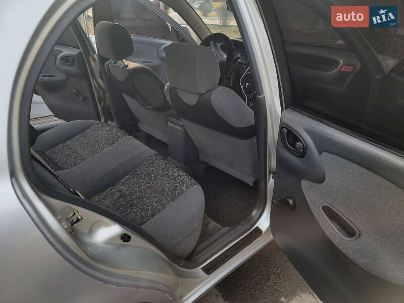 Седан Daewoo Lanos 2006 в Запорожье