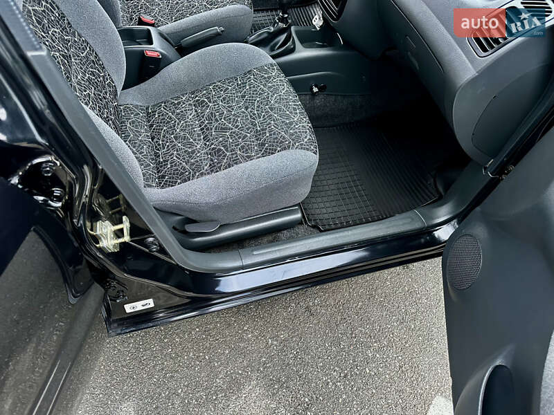 Седан Daewoo Lanos 2006 в Києві