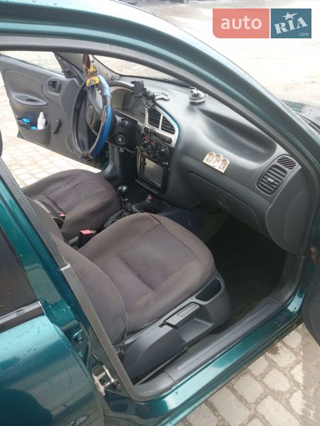 Седан Daewoo Lanos 1998 в Львові