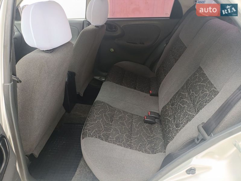 Седан Daewoo Lanos 2008 в Озерному