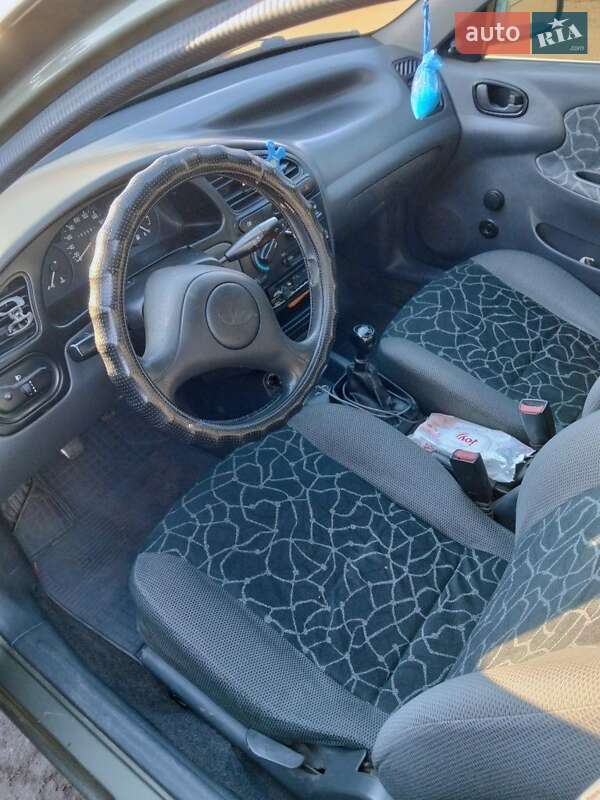 Седан Daewoo Lanos 2003 в Кривом Роге