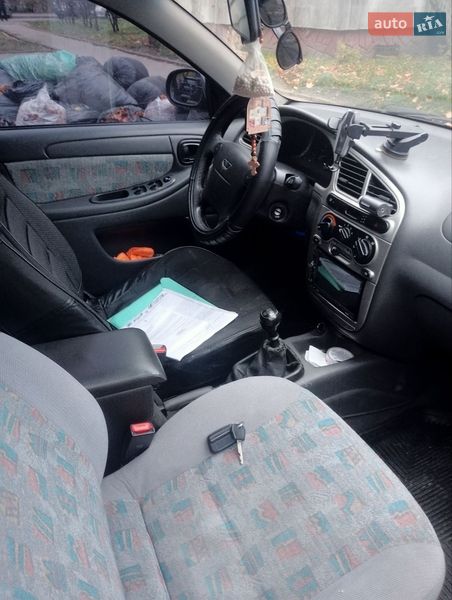 Седан Daewoo Lanos 2005 в Львові