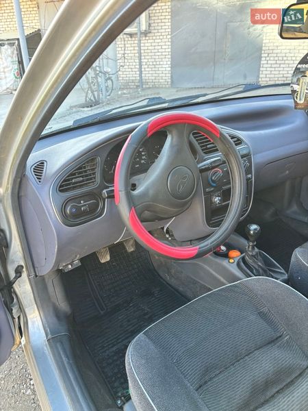 Седан Daewoo Lanos 2004 в Синельниково