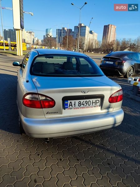 Седан Daewoo Lanos 2001 в Киеве