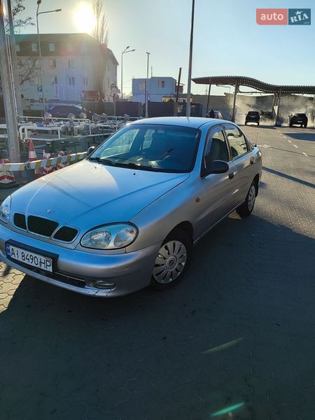 Седан Daewoo Lanos 2001 в Киеве