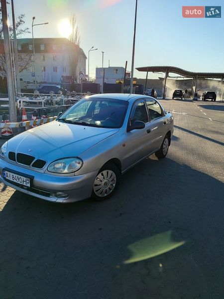 Седан Daewoo Lanos 2001 в Киеве