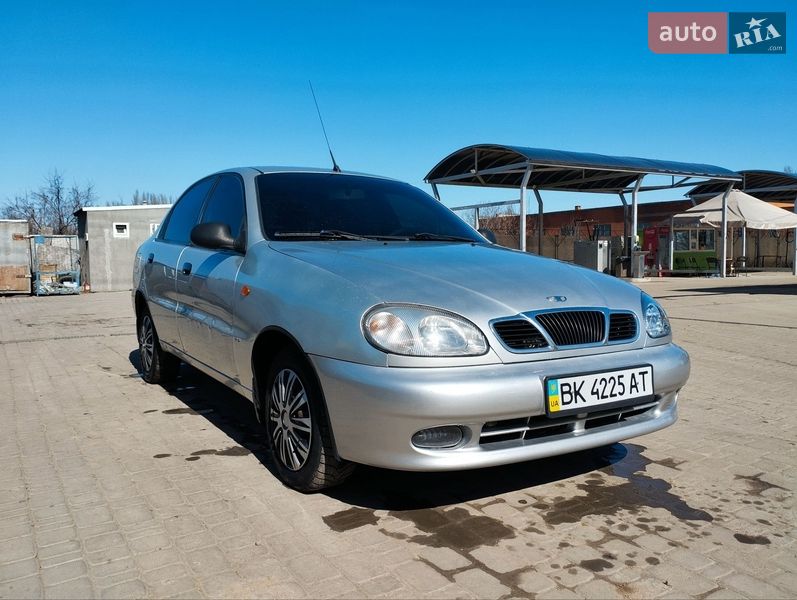 Седан Daewoo Lanos 2002 в Херсоні