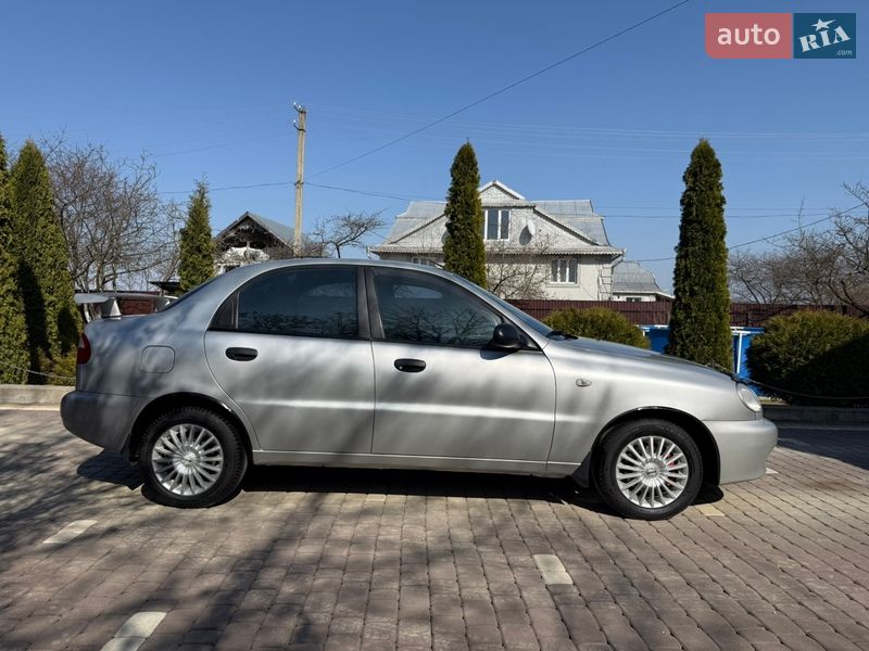 Седан Daewoo Lanos 2004 в Косове