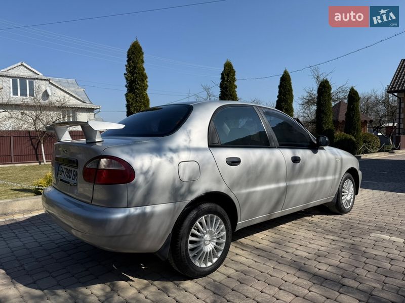 Седан Daewoo Lanos 2004 в Косове