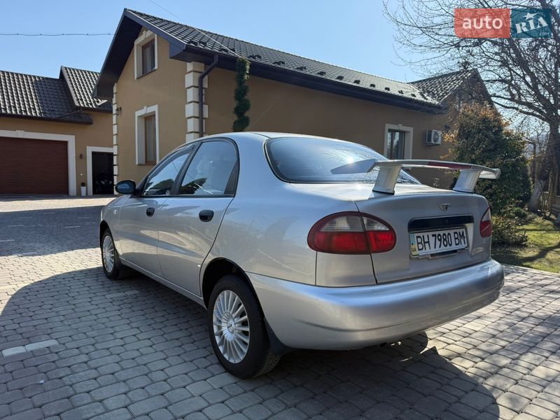 Седан Daewoo Lanos 2004 в Косове