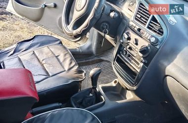 Седан Daewoo Lanos 2003 в Почаеве