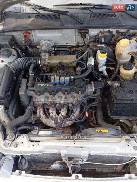 Седан Daewoo Lanos 2006 в Мені