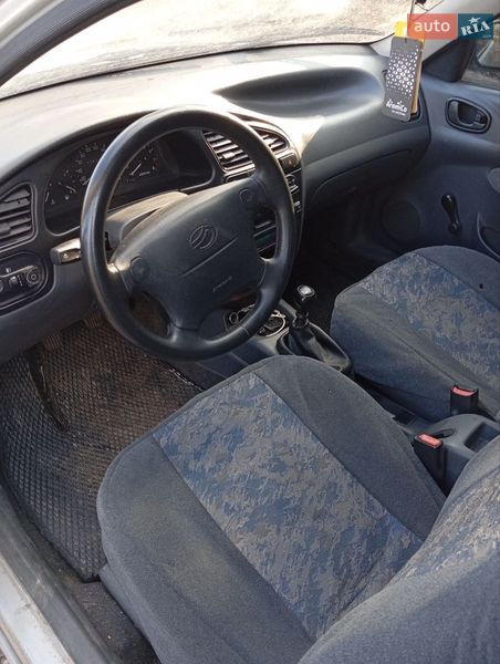Седан Daewoo Lanos 2006 в Мені