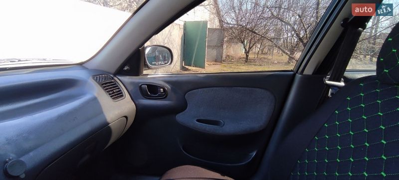 Седан Daewoo Lanos 2004 в Краснограде