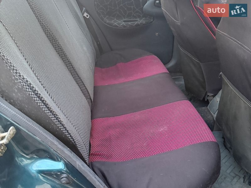 Седан Daewoo Lanos 2002 в Харькове