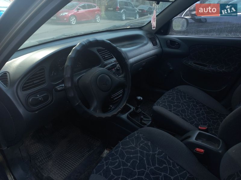 Седан Daewoo Lanos 2003 в Киеве