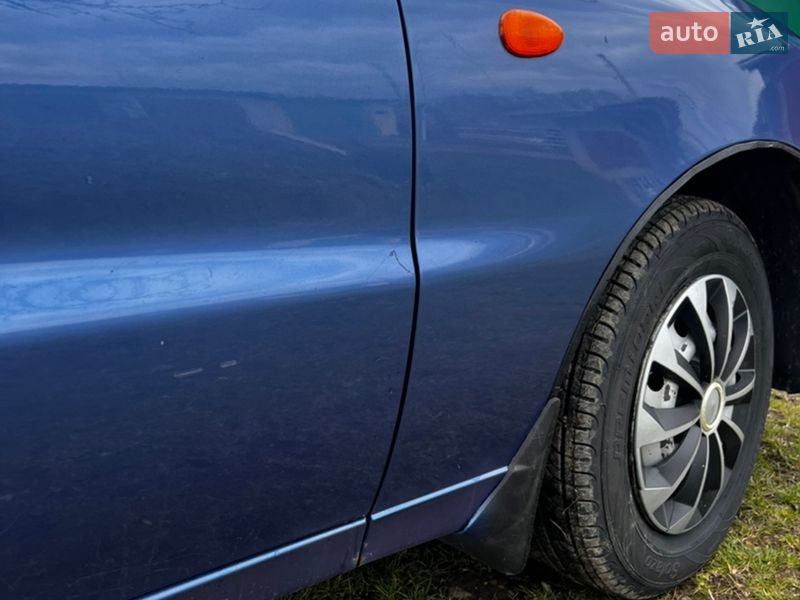 Седан Daewoo Lanos 2009 в Долині