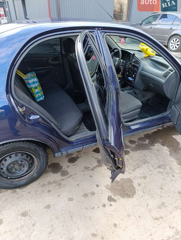 Седан Daewoo Lanos 1998 в Житомире