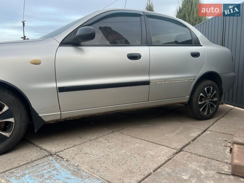 Седан Daewoo Lanos 2004 в Кривом Роге